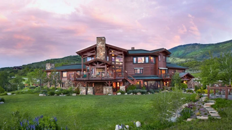 השילוש הקדוש: יין, שלג ואח מבוערת