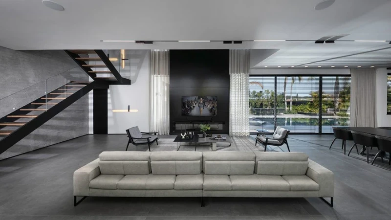 הקשר בין עולם הרכב לבית הזה?