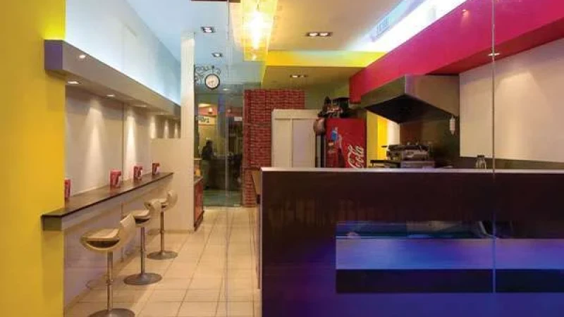 עיצוב "סנדוויץ בר"