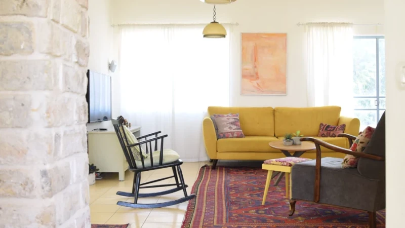 הפרויקט בנגבה: שני מבנים, בית אחד