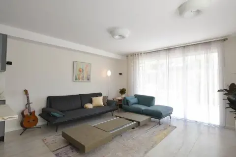 בין עבר, הווה ועתיד