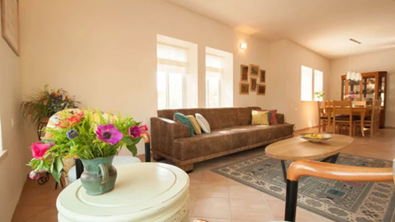 מסך העשן הופך לבית חדש