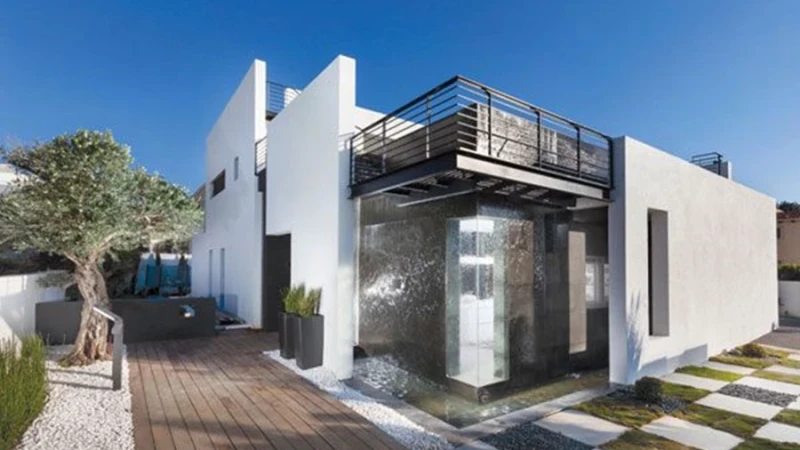 לחיות את הפנטזיה