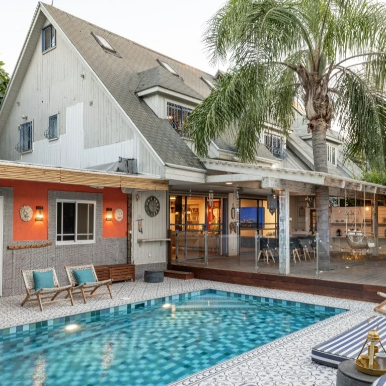 לא רק בטוסקנה: בית העץ בשרון שמאתגר את האדריכלות המקומית