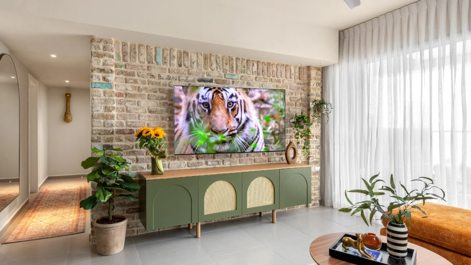 נגיעה של טבע ומזרח בקו הרקיע: מהפך לדירת קבלן בקומה ה-26