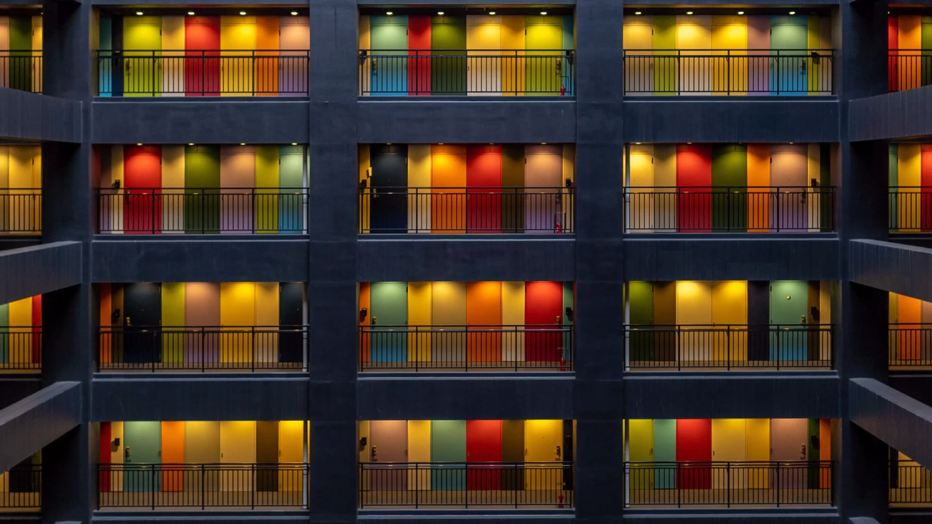 יוצרים ומעצבים - קריאת הגבר